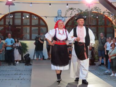 Revija_narodnih_nosnji 27.jpg