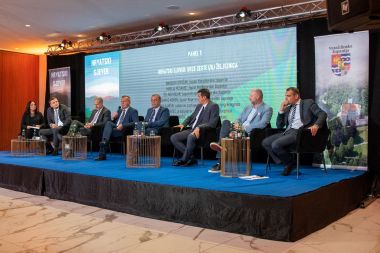 konferencija_hrvatski_sjever_brze_ceste_zeljeznica_2024 2.jpg