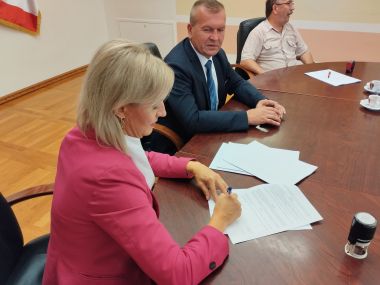 potpisivanje ugovora_02.jpg