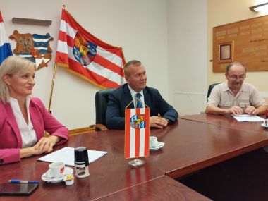 potpisivanje ugovora_06.jpg