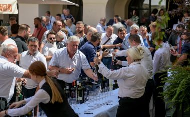 Decanter 24 .jpg