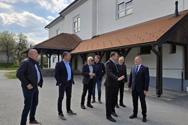 gnm obilazak skola 12.jpg