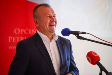 petrijanecsvecanasjednica-48_667ef4c7c5571_860xr.jpg