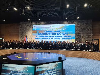 Potpisivanje ugovora 3.jpg
