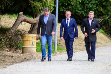 dvoracopekapotpisivanjeugovoraoizvodenjuradova 4 of 72.jpg