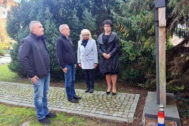 GVT Sveana sjednica i vijenci 23.jpg