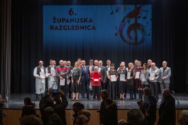 1_zupanijska_razglednica_2024_dobitnici_priznanja.jpg