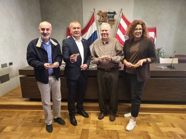 1_karavanic_stricak_smith_malenica_replike_kosti_spilja_vindija_listopad_2026.jpg