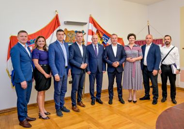 Ministar_Bacic_ugovori 3.jpg