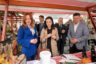 Izlozba_bucinih_ulja 12 .jpg