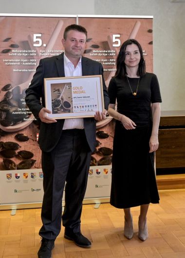 Izlozba_bucinih_ulja 40 .jpg