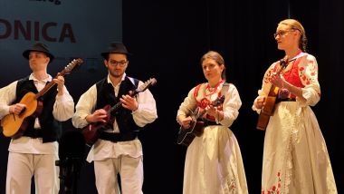upanijska razglednica 12.jpg