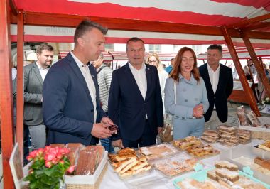 Izlozba_bucinog_ulja 3.jpg