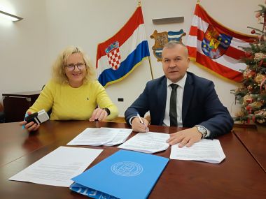 131223_ugovor aulovec_1.jpg