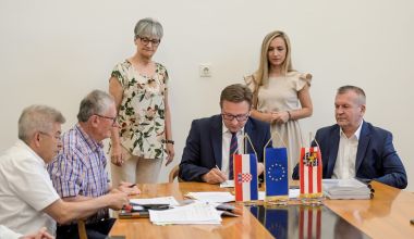 ugovor_centralni_operacijski_blok_bolnica_varazdin_ugovor_izvodaci_radova_2023 1.jpg