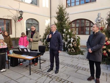 advent u atriju_03.jpg
