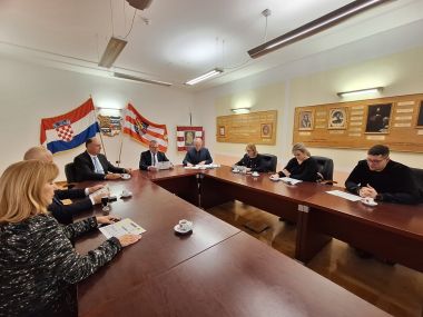 Potpisivanje ugovora 5.jpg