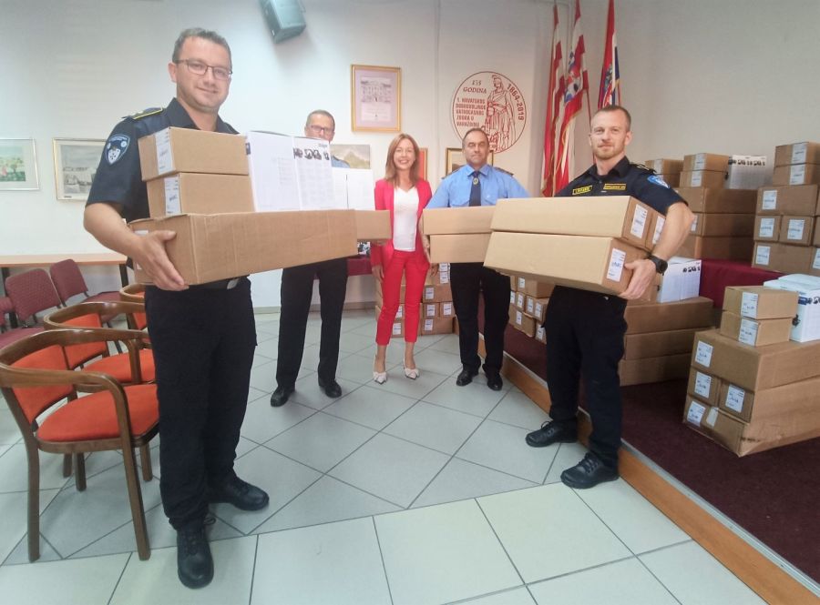 Vatrogasnim zajednicama dodijeljeno 46 aparata za za&scaron;titu di&scaron;nih organa