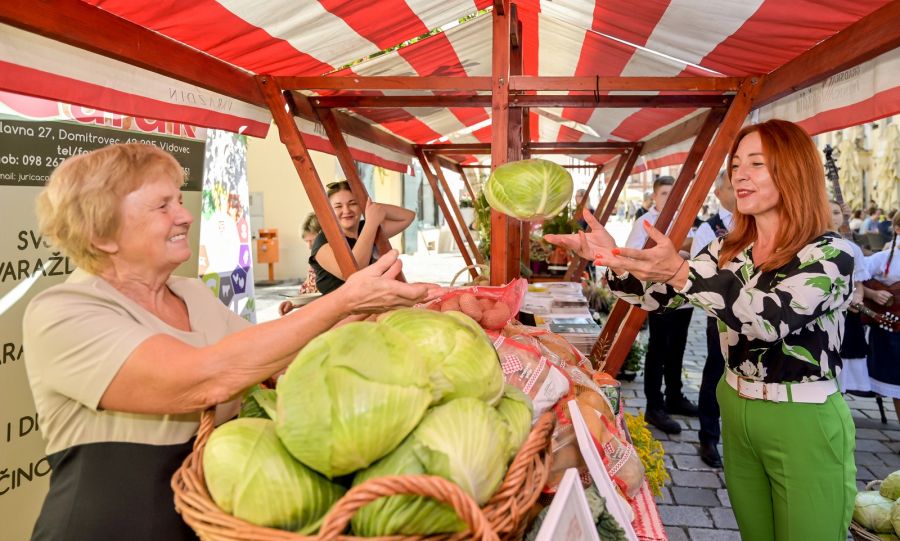 Sajam poljoprivrednih udruga: pjesma, veselje i degustacija finih proizvoda poljoprivrednika&nbsp;&nbsp;