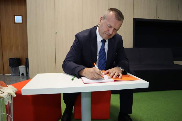 U Prvoj Gimnaziji Varaždin otvorena vrijedna i zanimljiva izložba o kulturno-povijesnoj ostav&scaron;tini Varaždinske Gimnazije