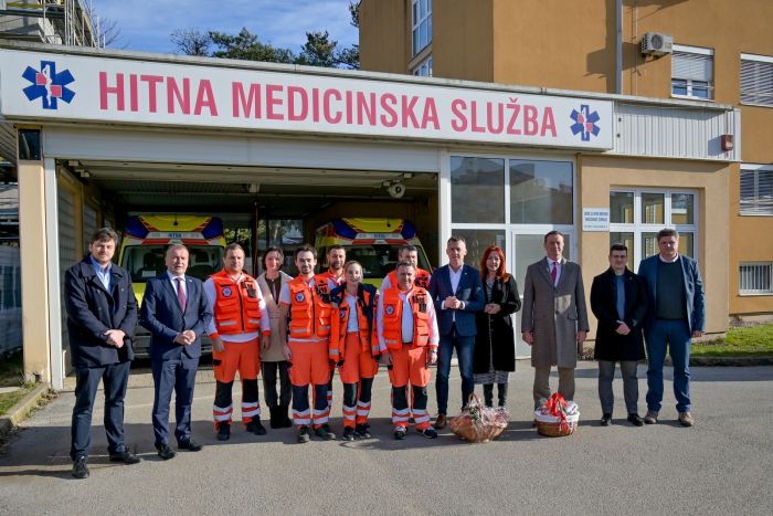 Tradicionalni novogodi&scaron;nji obilazak: Zahvala onima koji brinu o sigurnosti i zdravlju građana