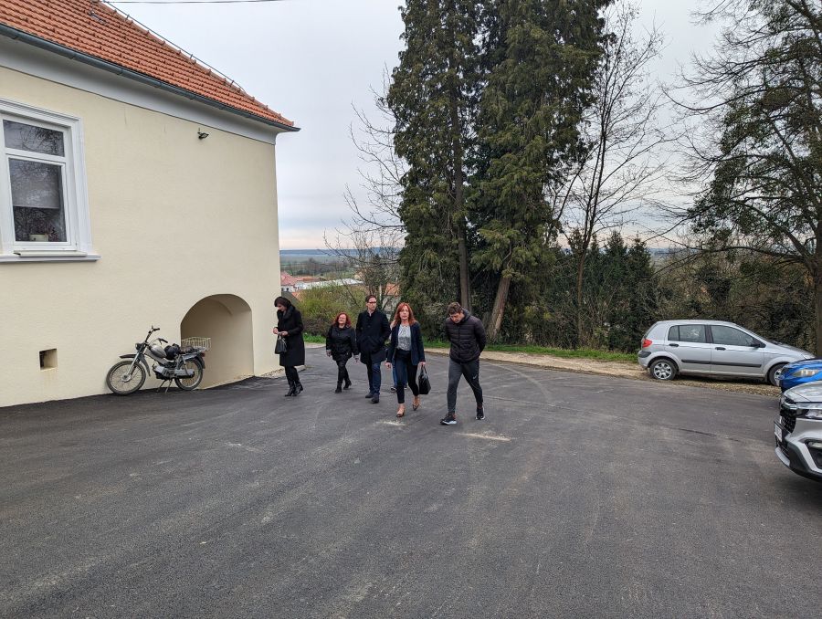 Zavr&scaron;eni radovi na parkirali&scaron;tu Doma zdravlja u Vinici