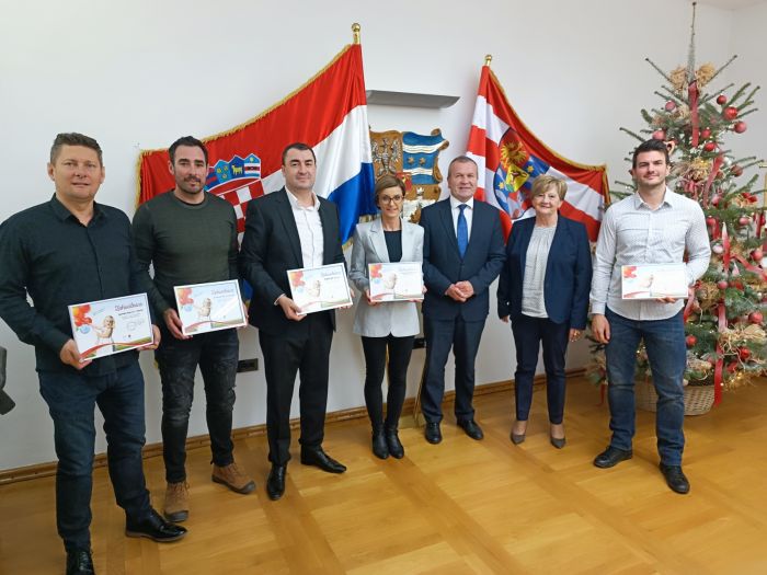 Priređen prijem za donatore Zaklade za pomoć djeci Vita, župan Stričak i upraviteljica Zaklade Bahlen  zahvalili se onima koji pomažu potrebnima