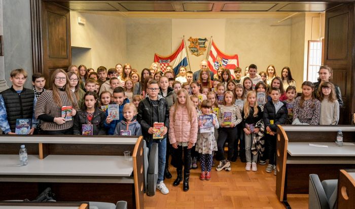 Prigodnom svečano&scaron;ću u Županijskoj palači obilježen Dan hrvatskih knjižnica; Knjižničarka Violeta Lukač: Cijeli svijet nalazi se u knjižnici!
