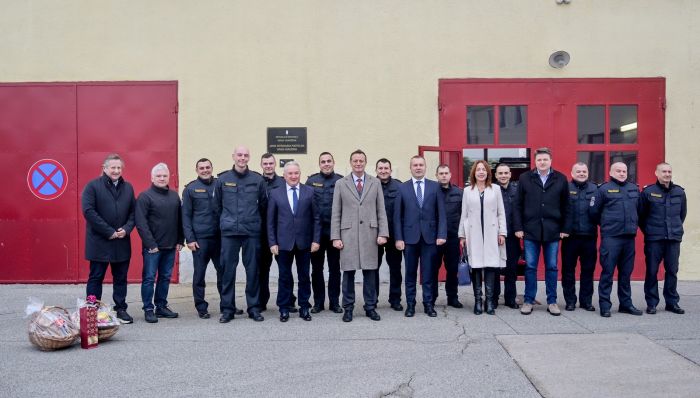 Župan Anđelko Stričak i gradonačelnik Varaždina dr.sc. Neven Bosilj sa suradnicima obi&scaron;li žurne službe, novogodi&scaron;nja noć protekla je mirno