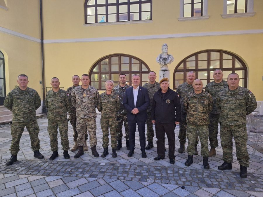 Polaznici Visoke dočasničke izobrazbe posjetili Županijsku palaču