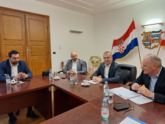 Održan radni sastanak Varaždinske županije i CARNET-a: jačanje digitalnih kompetencija i daljnja modernizacija &scaron;kola