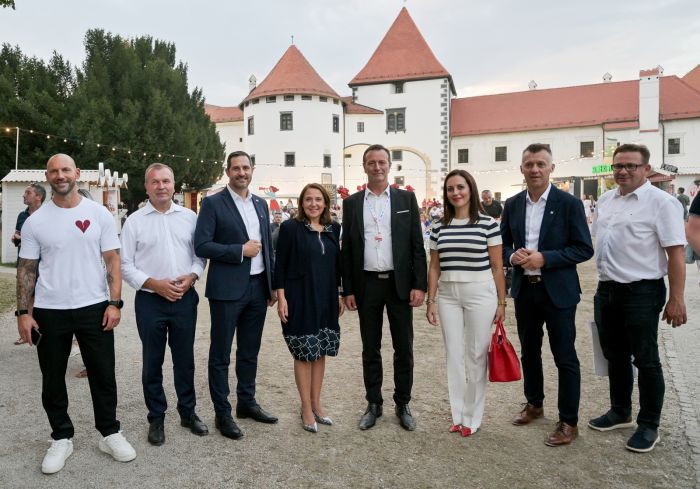 Ministrica Hrstić te ministri Glavina i Habijan na Špancirfestu