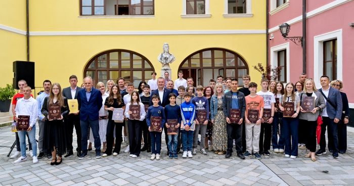 Bogatstvo i budućnost Varaždinske županije: 23 učenika - državna prvaka osvojila 24 zlatne medalje