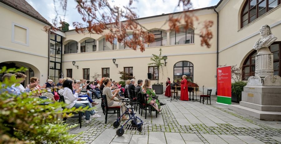 Atrij Županijske palače domaćin koncerta &bdquo;Na vratima istoka i zapada&ldquo; u sklopu VBV-a