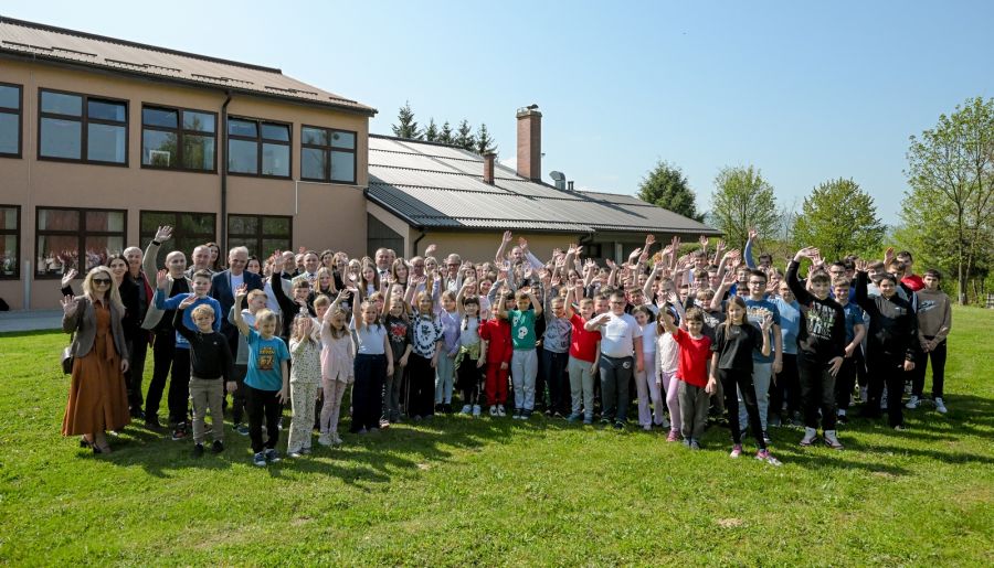 Potpisani ugovori za izgradnju sportskih dvorana u Područnim &scaron;kolama Greda-Jurketinec i Dru&scaron;kovec