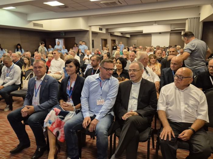 Zdravstveno - savjetodavnim simpozijem Udruga 100%-tnih hrvatskih ratnih vojnih invalida I. skupine obilježila 25. godi&scaron;njicu svog osnutka