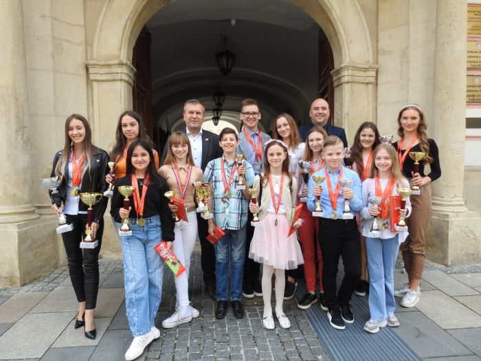 Sporta&scaron;i Plesnog kluba TAKT &ndash; osvajači 18 medalja na državnim natjecanjima