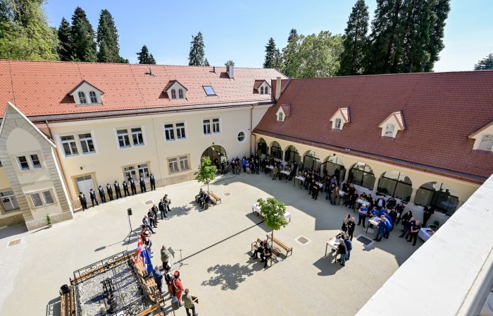 Polaganjem vijenaca, pucnjem iz kubura te prigodnim govorima  obilježena 30. godi&scaron;njica vojno-redarstvene operacije &bdquo;Bljesak&ldquo;