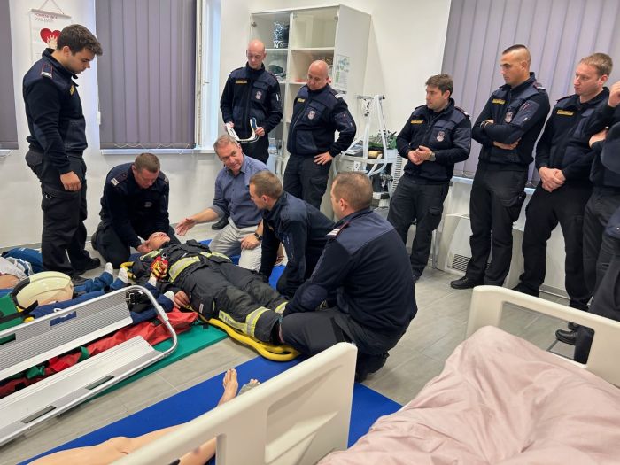 Prvih 17 vatrogasaca uspje&scaron;no zavr&scaron;ilo edukaciju o postupanju i zbrinjavanju unesrećenih u hitnim situacijama