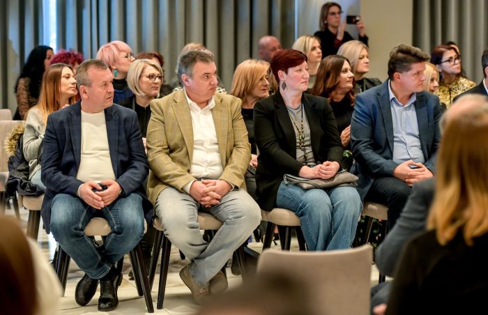 Varaždinski srednjo&scaron;kolci pokazali svoja umijeća na reviji &bdquo;Čarobne ruke&ldquo; održanoj u Hotelu Turist