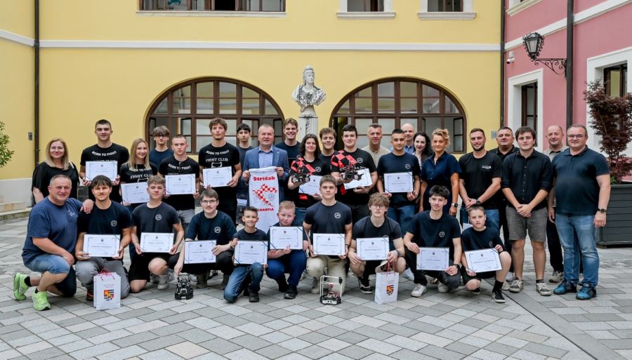 Robotičari na europskom i svjetskom prvenstvu osvojili čak 22 medalje, a jo&scaron; četiri odličja savate borci na euru &nbsp;&nbsp;&nbsp;&nbsp;&nbsp;