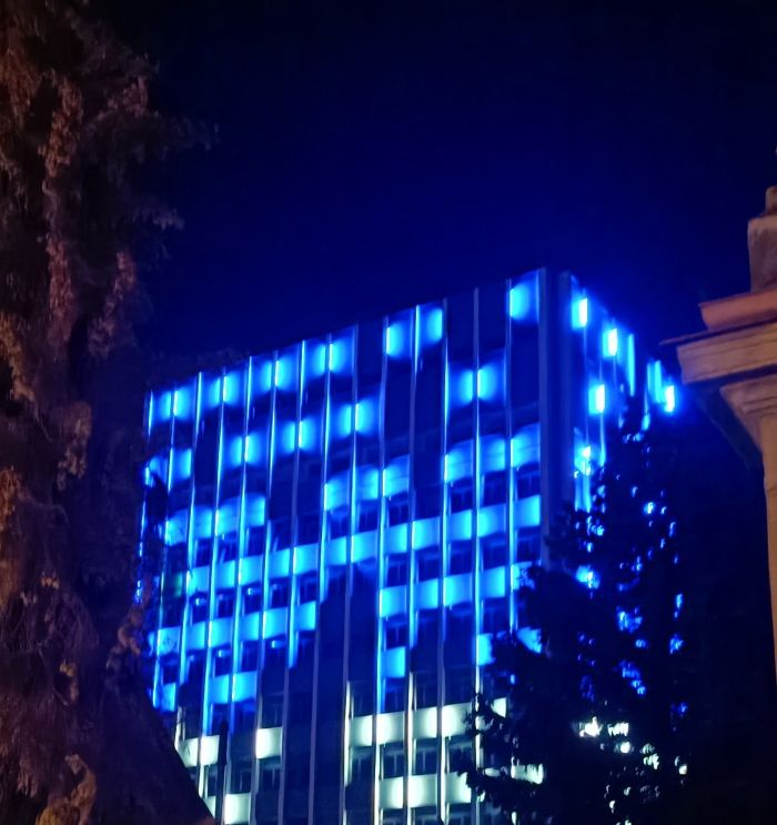 Vodotoranj u Varaždinu u bojama zastave Ukrajine