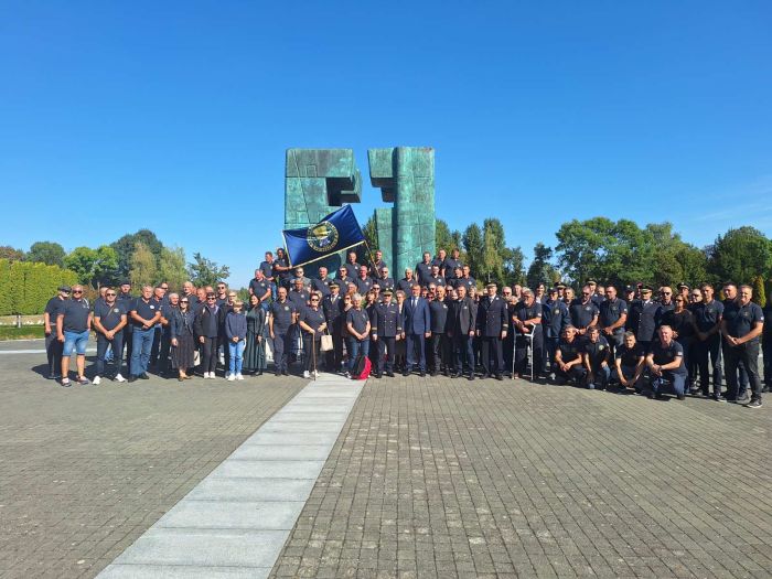 Svečanom akademijom, obilaskom strati&scaron;ta te prijemom kod župana Vukovarsko-srijemskog obilježena 33 godi&scaron;njica odlaska policajaca PU Varaždin u Vukovar