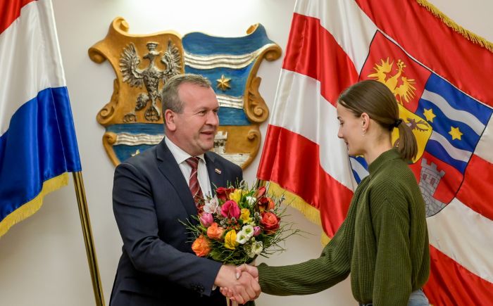 Prijem župana za svjetsku rekorderku Janu Ko&scaron;čak: Zbog iznimne atletičarke mijenjamo odluku o nagrađivanju izvrsnih učenika
