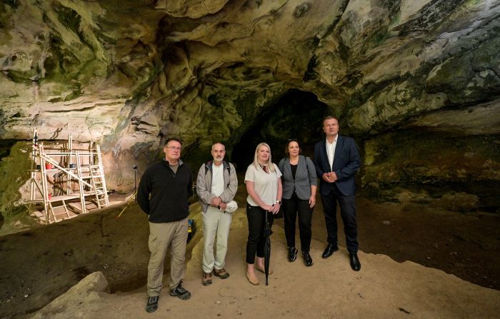 Župan Stričak sa suradnicima obi&scaron;ao istraživanja u &Scaron;pilji Vindija gdje arheolozi i antropolozi vrijedno rade na  proučavanju problematike nestanka neandertalaca