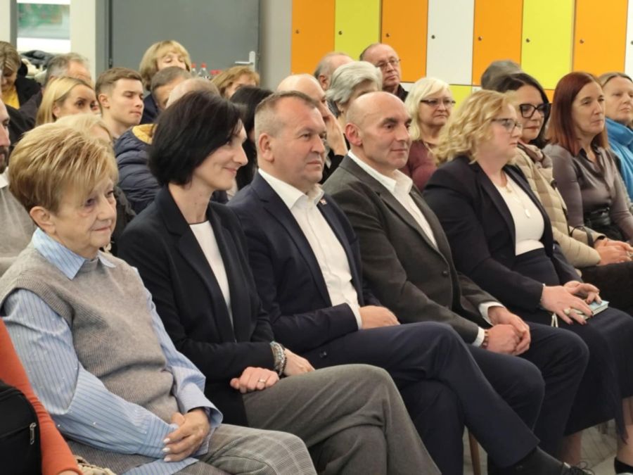 Predstavljena zbirka pjesama Maksimilijana Milana Hercega "Meni vam je ba&scaron; taman"