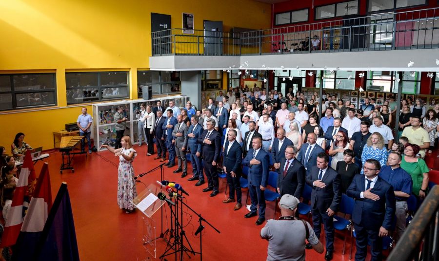 Premijer Plenković označio početak dogradnje O&Scaron; Ivanec, Varaždinska županija bit će prva s jednosmjenskom nastavom u Hrvatskoj