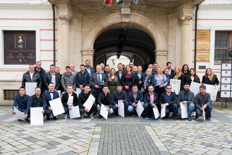 29 majstora primilo majstorske diplome, uručena i priznanja Hrvatske obrtničke komore