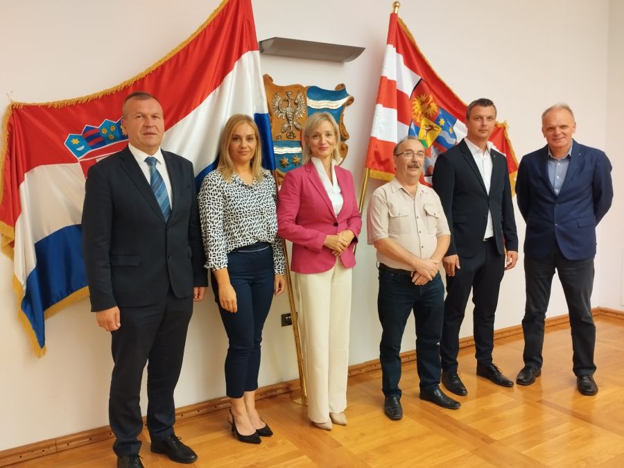 Potpisani ugovori o izradi projektno-tehničke dokumentacije za rekonstrukciju i dogradnju &scaron;kolske zgrade i sportske dvorane P&Scaron; Nova Ves Petrijanečka i P&Scaron; Strmec Podravski